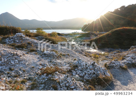 恐山　地獄から賽の河原を見下ろす 49963234