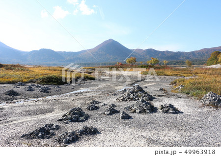 恐山 賽の河原から山々を眺める 恐山 賽の河原から山々を眺める 49963918