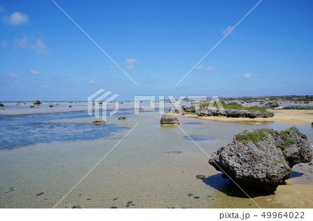 佐和田の浜の奇岩群(宮古島市/伊良部島) 佐和田の浜の奇岩群(宮古島市/伊良部島) 49964022