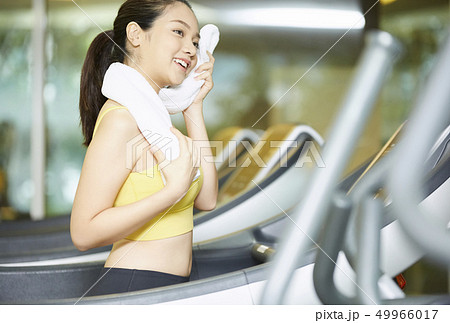 女性　スポーツウェア 49966017