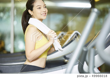 女性　スポーツウェア 49966018