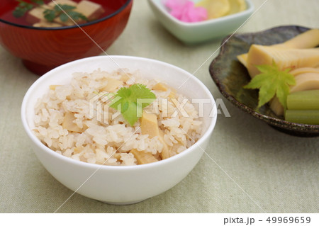 たけのこご飯とたけのこと蕗の炊き合わせ 49969659