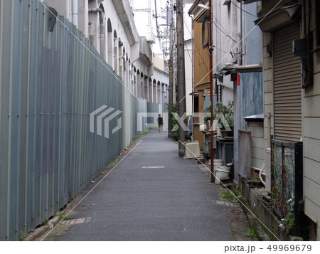 高架下 路地裏 49969679