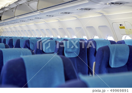 飛行機 旅客機 機内 49969891