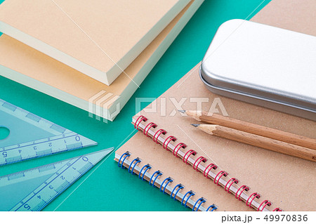 鉛筆とノート 鉛筆とノート 49970836