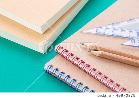 鉛筆とノート 鉛筆とノート 49970879