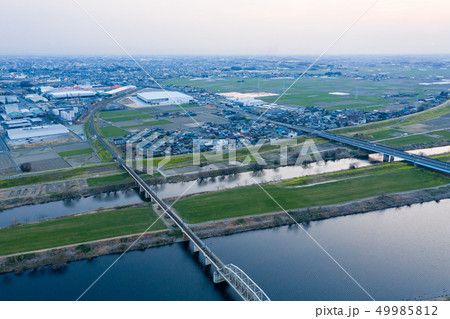 曇り空の渡良瀬川　夕景 49985812