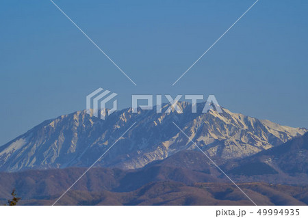 鳥取県の大山(だいせん)と烏ヶ山を南東側から望む 49994935
