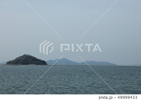 春霞の瀬戸の島 49999433