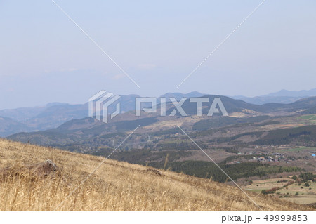 黒岩山・泉水山登山道から眺めた飯田高原の九重"夢"大吊橋 49999853