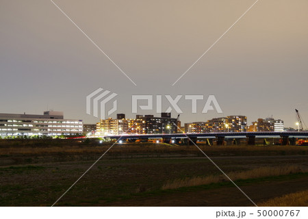 聖蹟桜ヶ丘から望む夜の関戸橋と府中の街並み 聖蹟桜ヶ丘から望む夜の関戸橋と府中の街並み 50000767