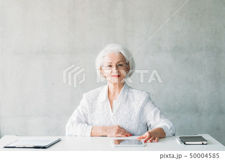 successful business woman confident leader 50004585