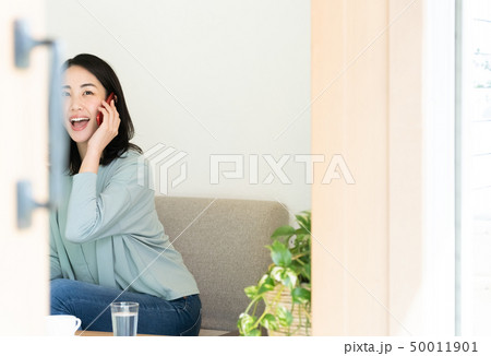 カフェで仕事 カフェで仕事 50011901
