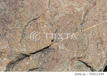 荒い岩肌 50012184
