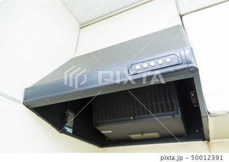 ほこりまみれのレンジフード 50012391