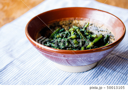 春菊の胡麻和え 50013105