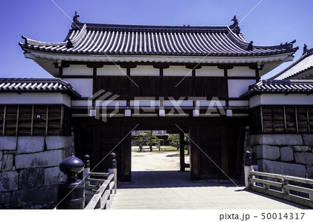 広島城 御門橋と二の丸表御門 広島城 御門橋と二の丸表御門 50014317