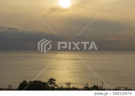 内房岩井海岸から東京湾を望む 冬夕景 内房岩井海岸から東京湾を望む 冬夕景 50015974