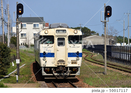 終着駅西戸崎に入線するJR九州香椎線キハ47系 50017117