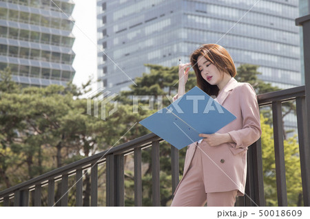 女性 女 女の子 50018609