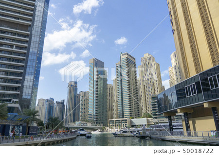 ドバイ　マリーナ地区の風景 50018722