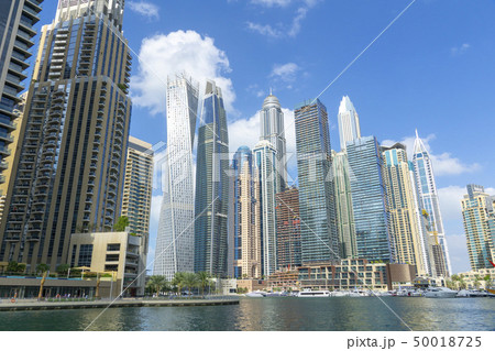 ドバイ　マリーナ地区の風景 50018725