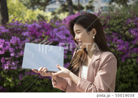 女性 女 女の子 50019038