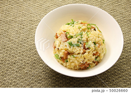 チャーハン。(丸く盛り付け) 50026660