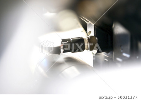 オートバイ スパークプラグのクローズアップ写真 オートバイ スパークプラグのクローズアップ写真 50031377