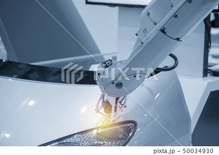 The robotic arm with the scanning probe. 50034930