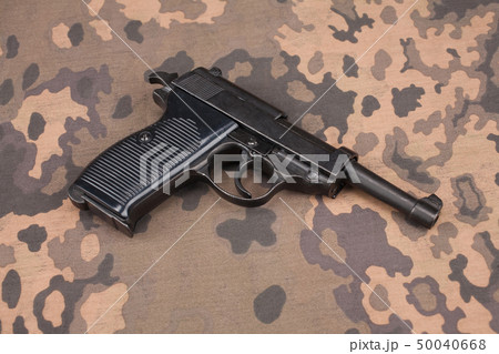 WWII era nazi german army 9 mm pistol 50040668