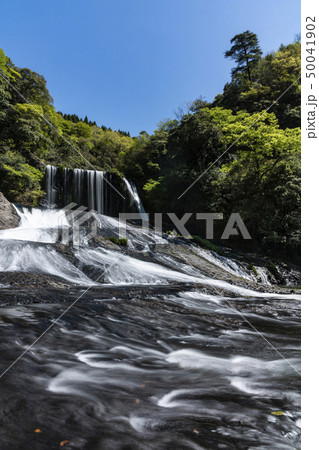 新緑の龍門の滝 50041902