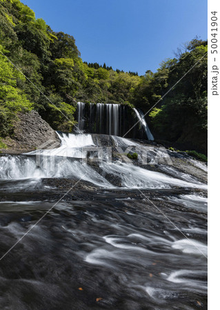新緑の龍門の滝 新緑の龍門の滝 50041904