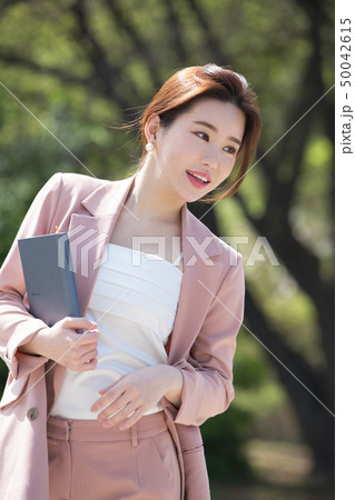 女性 女 女の子 50042615