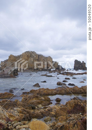 青森県西津軽郡深浦町の大岩海岸(3月) 青森県西津軽郡深浦町の大岩海岸(3月) 50049520