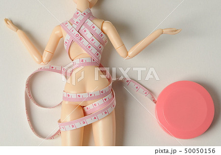 ドールと巻き尺 ドールと巻き尺 50050156