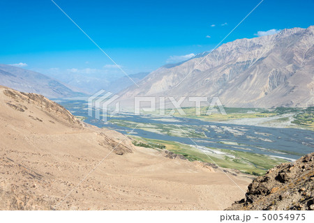ヤムチュン砦から見えるPanj river（タジク・アフガン国境）タジキスタン・パミール高原 50054975