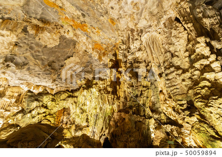 Dong Thien Cung cave in Halong Bay, Vietnam. Dong Thien Cung cave in Halong Bay, Vietnam. 50059894