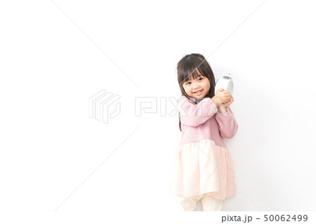 時計を持つ子供 50062499