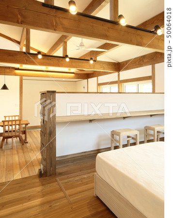 ペット同居型デザイナーズ住宅のお洒落な寝室 ペット同居型デザイナーズ住宅のお洒落な寝室 50064018