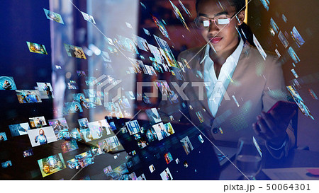 ソーシャルメディア 50064301