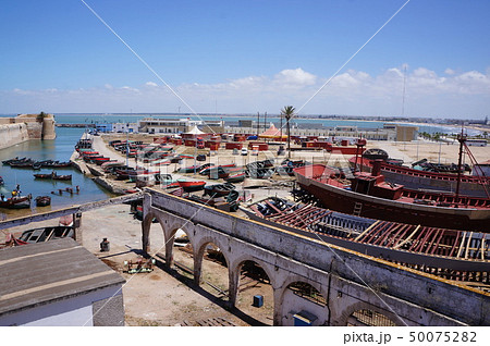 モロッコの漁港 50075282