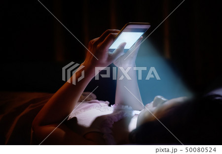 Blue Light from Phone at Night Damaging Your Eyes 50080524