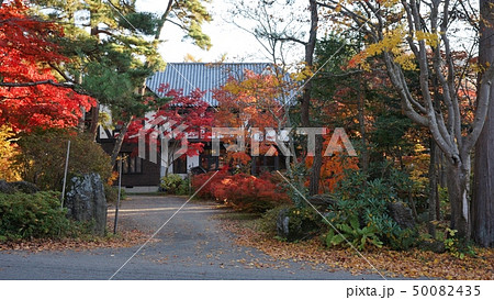 紅葉の洋館 50082435