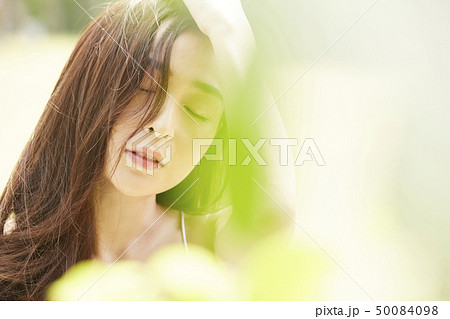 女性　ビューティー 50084098