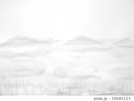 田んぼ 風景 水墨画イラスト グレー 手書きのイラスト素材
