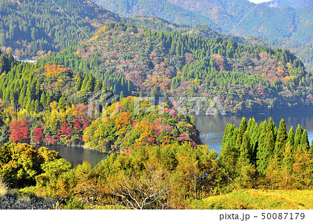 美しい絶景の紅葉風景 Autumn scenery with beautiful scenery 50087179