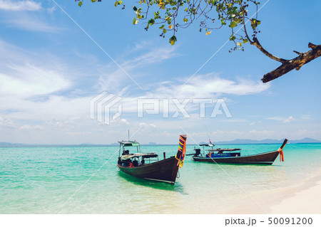 Travel to the sea and island by long tail boat 50091200