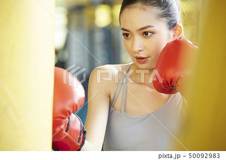 女性　フィットネスジム 50092983