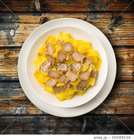 italian tagliatelle with truffle 50099536